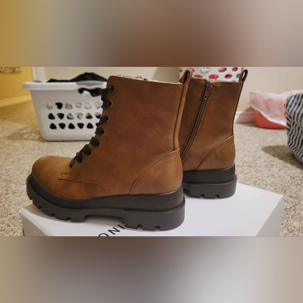 Call it spring boots - Picture 2 of 5